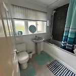 Shared House In Chakeshill Drive *