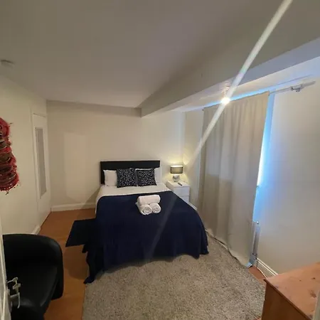 Shared House In Chakeshill Drive *