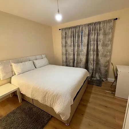 Guest house Shared House In Chakeshill Drive *