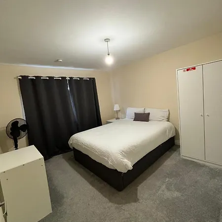 Shared House In Chakeshill Drive