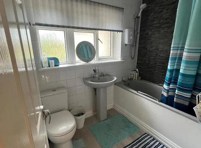 Shared House In Chakeshill Drive *