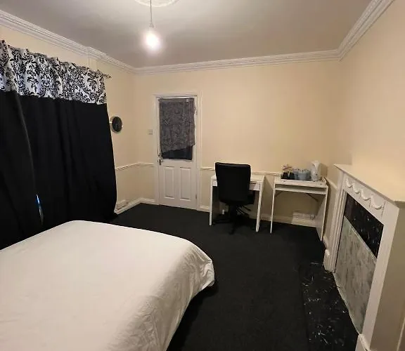 Shared House In Chakeshill Drive 招待所