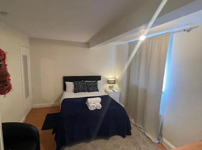 Shared House In Chakeshill Drive *