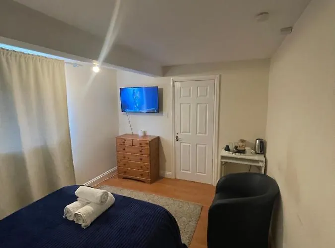 Shared House In Chakeshill Drive *