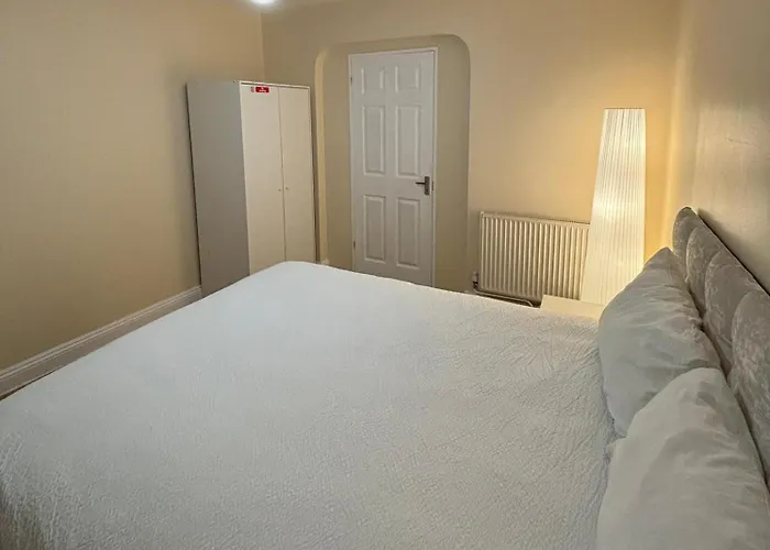 Shared House In Chakeshill Drive Penzion