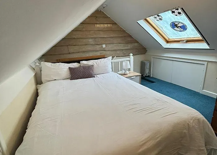 Guest house Shared House In Chakeshill Drive Bristol