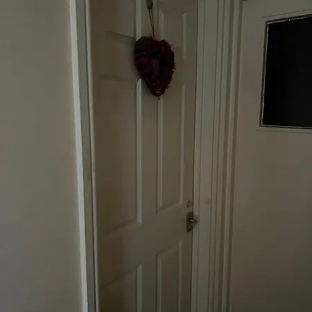 Shared House In Chakeshill Drive *