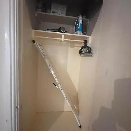 Shared House In Chakeshill Drive Penzion Bristol