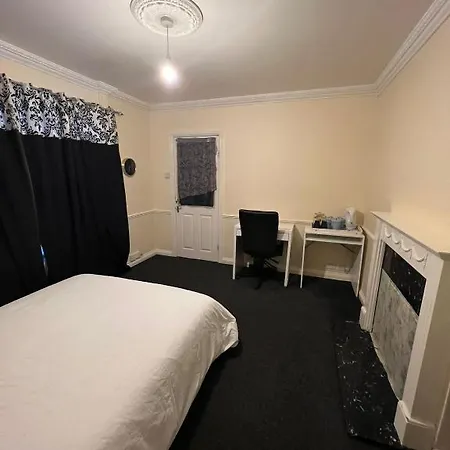 Shared House In Chakeshill Drive Gasthof